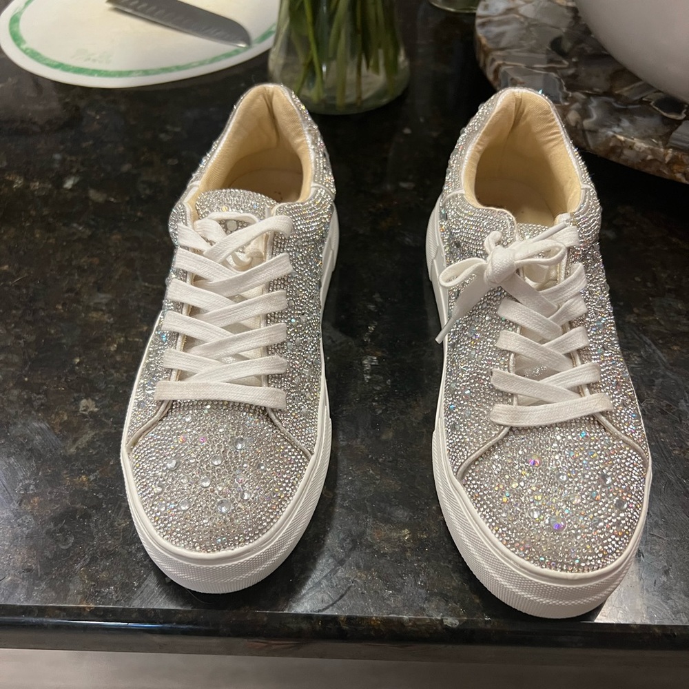 Betsey Johnson sparkle tennis shoes size 9.5